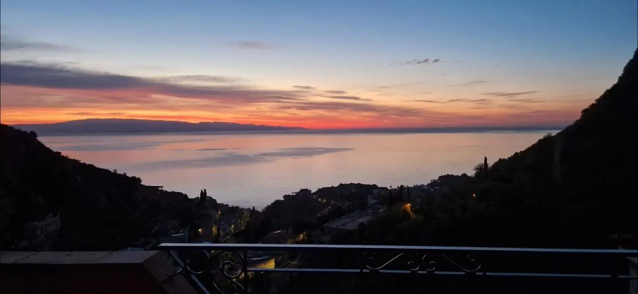 Villa Favoloso Taormina 0*,  Italia