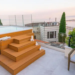 Naxi Aparthotel